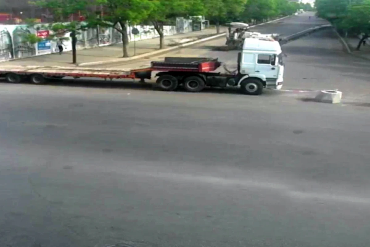 В Баку закрыта одна из оживленных улиц