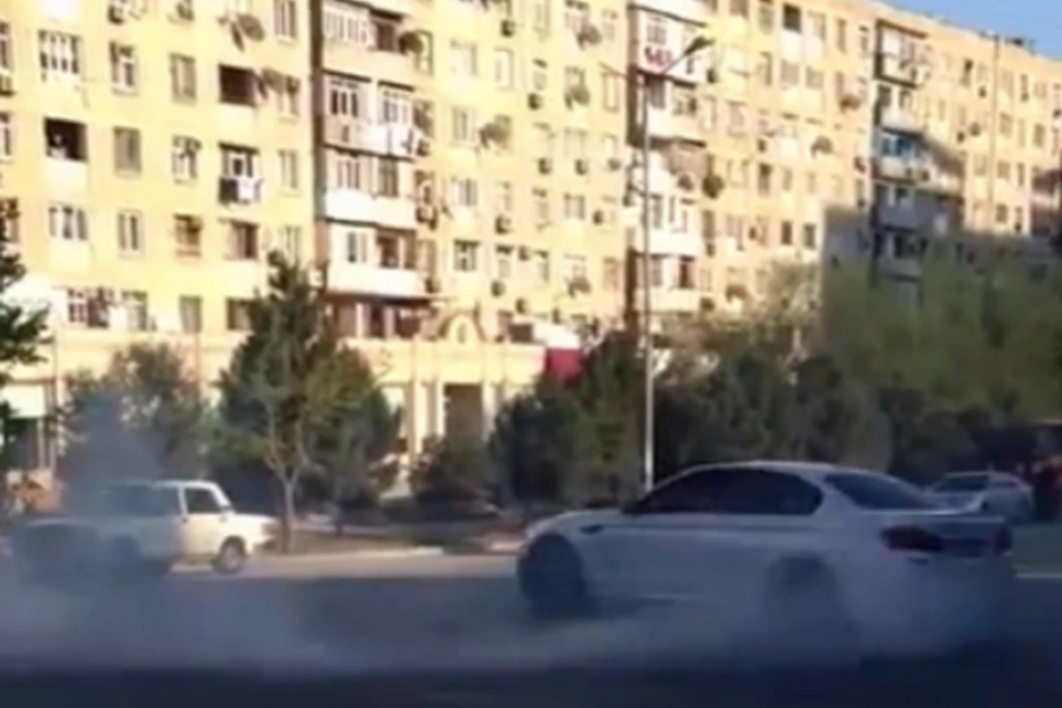 В Баку BMW за 100 000 манатов устроил burnout прямо перед станцией метро (видео)