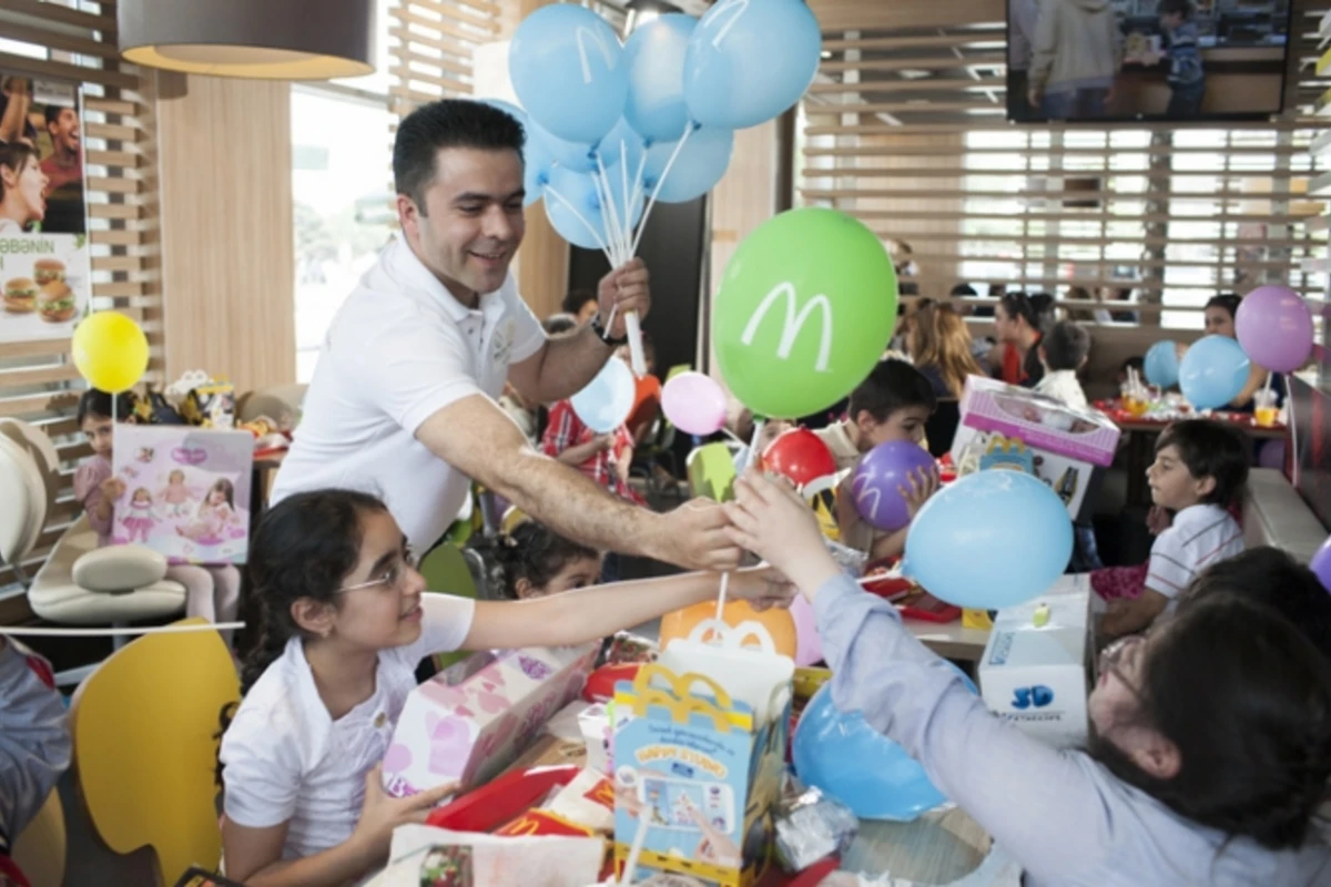 Компания McDonald’s Azerbaijan провела благотворительное мероприятие по случаю Всемирного дня защиты детей (видео)