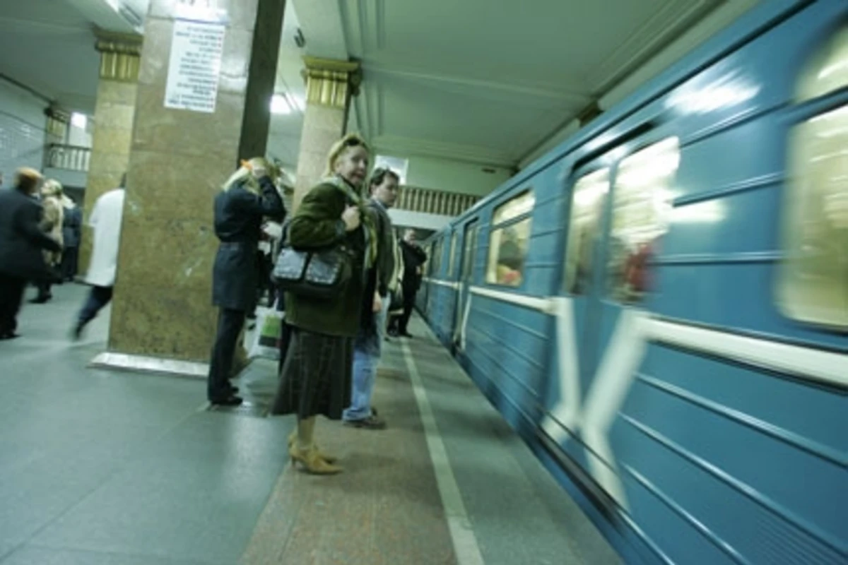 В бакинском метро скончалась женщина