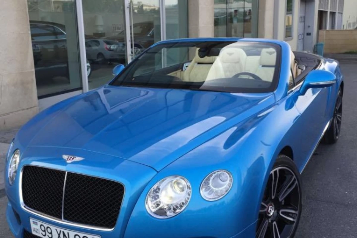 Хайам Нисанов приобрел роскошный кабриолет Bentley за 300 000 долларов