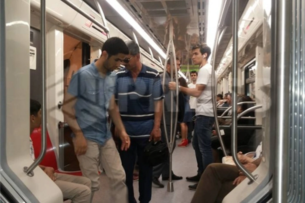 В Бакинском метрополитене на линию пущены новые поезда с кондиционерами