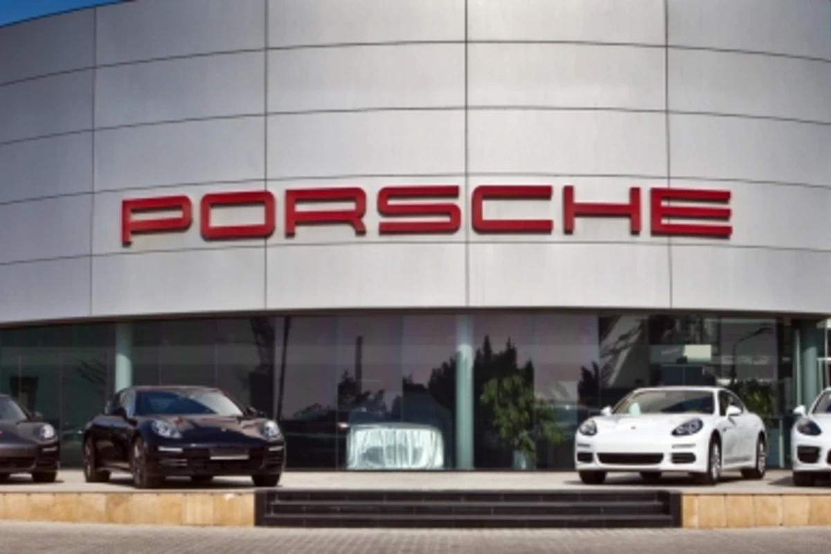 В связи с Первыми Европейскими играми в Баку, “Porsche Bakı Mərkəzi” объявляет летнюю кампанию!