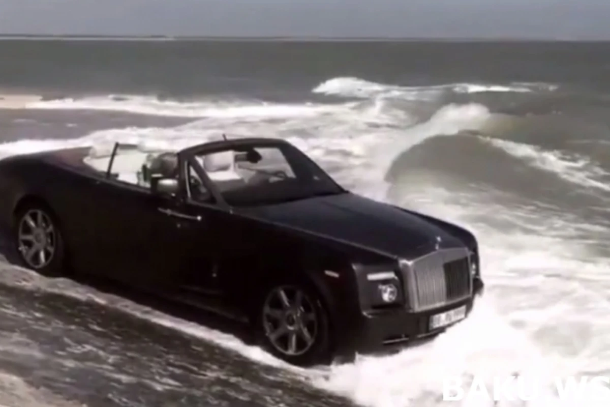 Хозяин Rolls-Royce бросил машину за 400 тысяч прямо в море (видео)