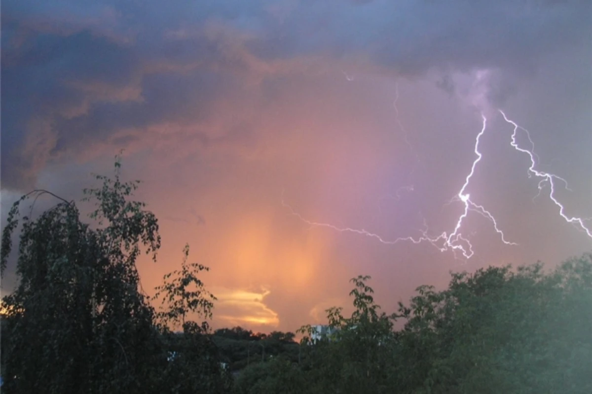 Сегодня в Баку ожидается гроза