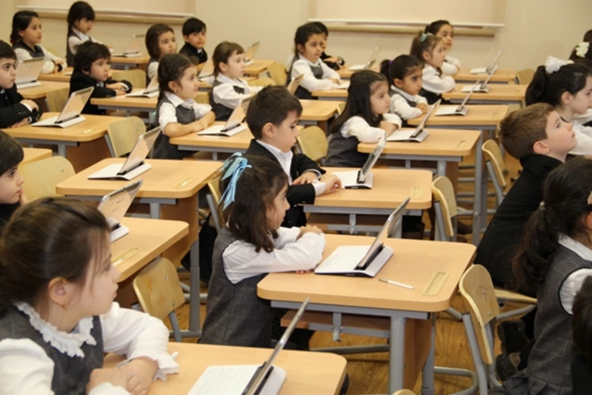 В азербайджанских школах английский язык будет преподаваться с первого класса