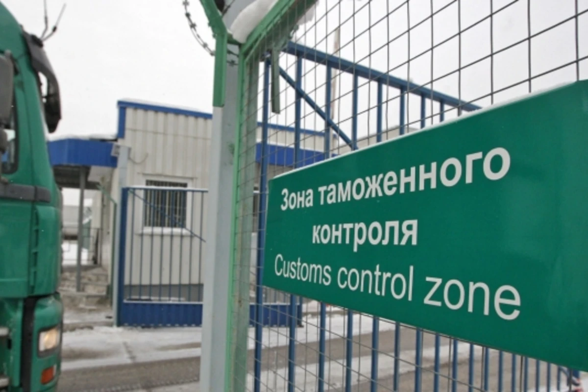 Таможня уменьшает пробки на границе с Азербайджаном