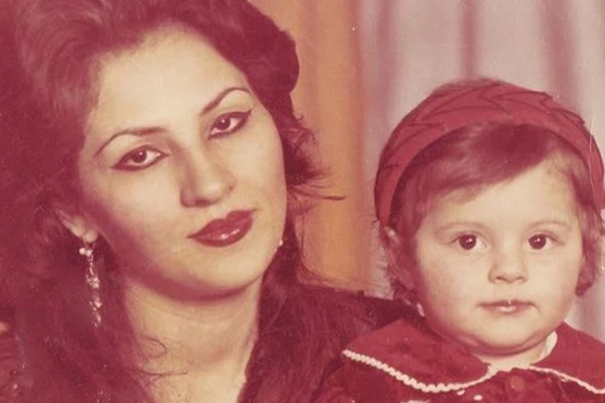 Айбениз Гашимова поделилась своими фотографиями 80-ых годов
