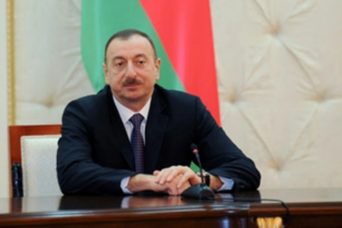 Президент Ильхам Алиев поздравил азербайджанский народ с праздником Рамазан