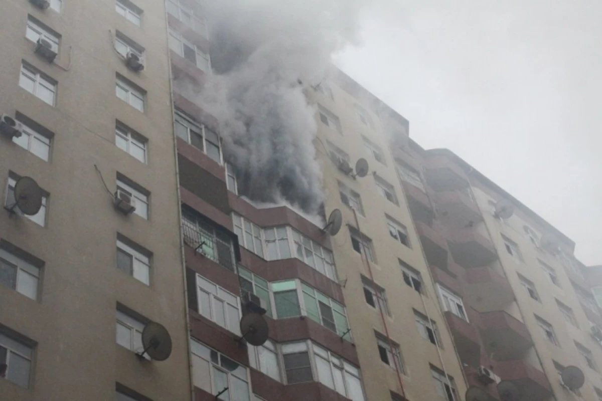 В бакинской новостройке произошел пожар