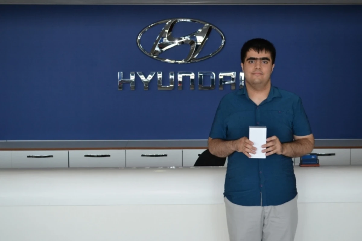 Послание в космос «Elnur, you`re my best friend» принесло азербайджанцу подарок от Hyundai (видео)