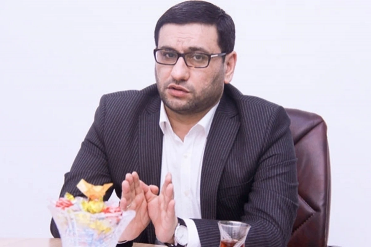 Реакция Гаджи Шахина на рюкзаки с надписью I love Hacı Şahin
