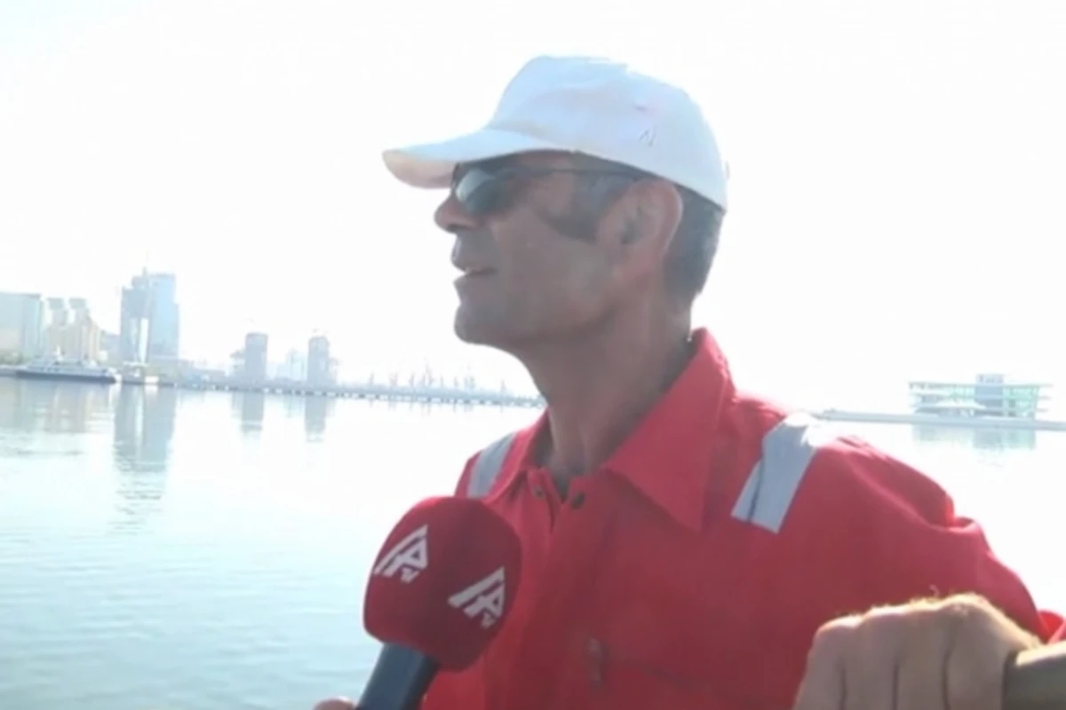 Этот человек спасает азербайджанцев от джаду (видео)