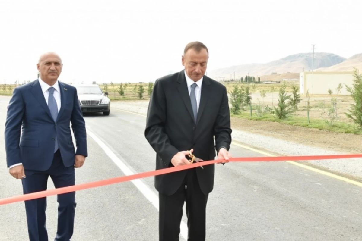 Президент Ильхам Алиев принял участие в открытии автодороги Сиязань-Машриф