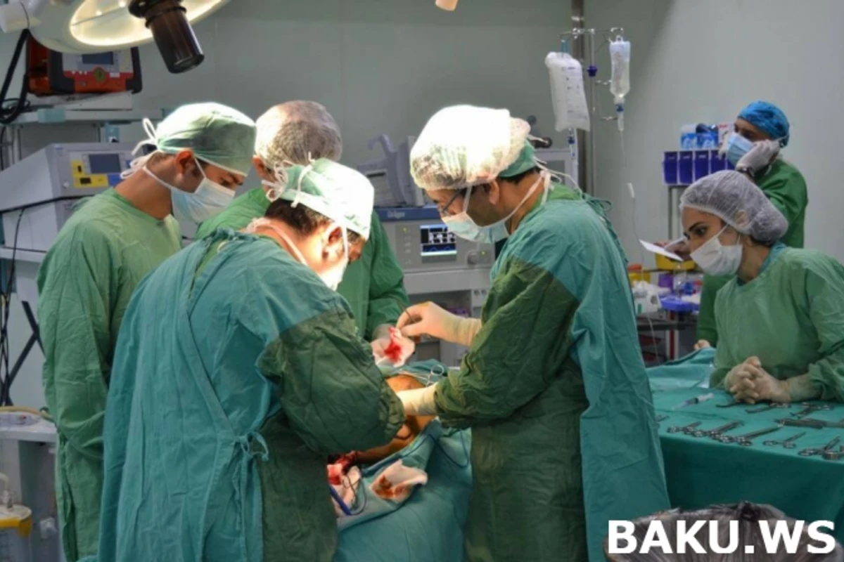 Azərbaycanda unikal əməliyyat (FOTO) Azərbaycanda unikal əməliyyat (FOTO)