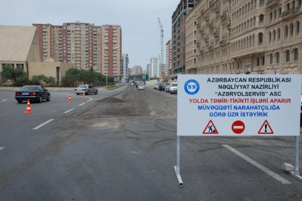 В Хатаинском районе Баку ограничено движение на улице Н.Рафиева