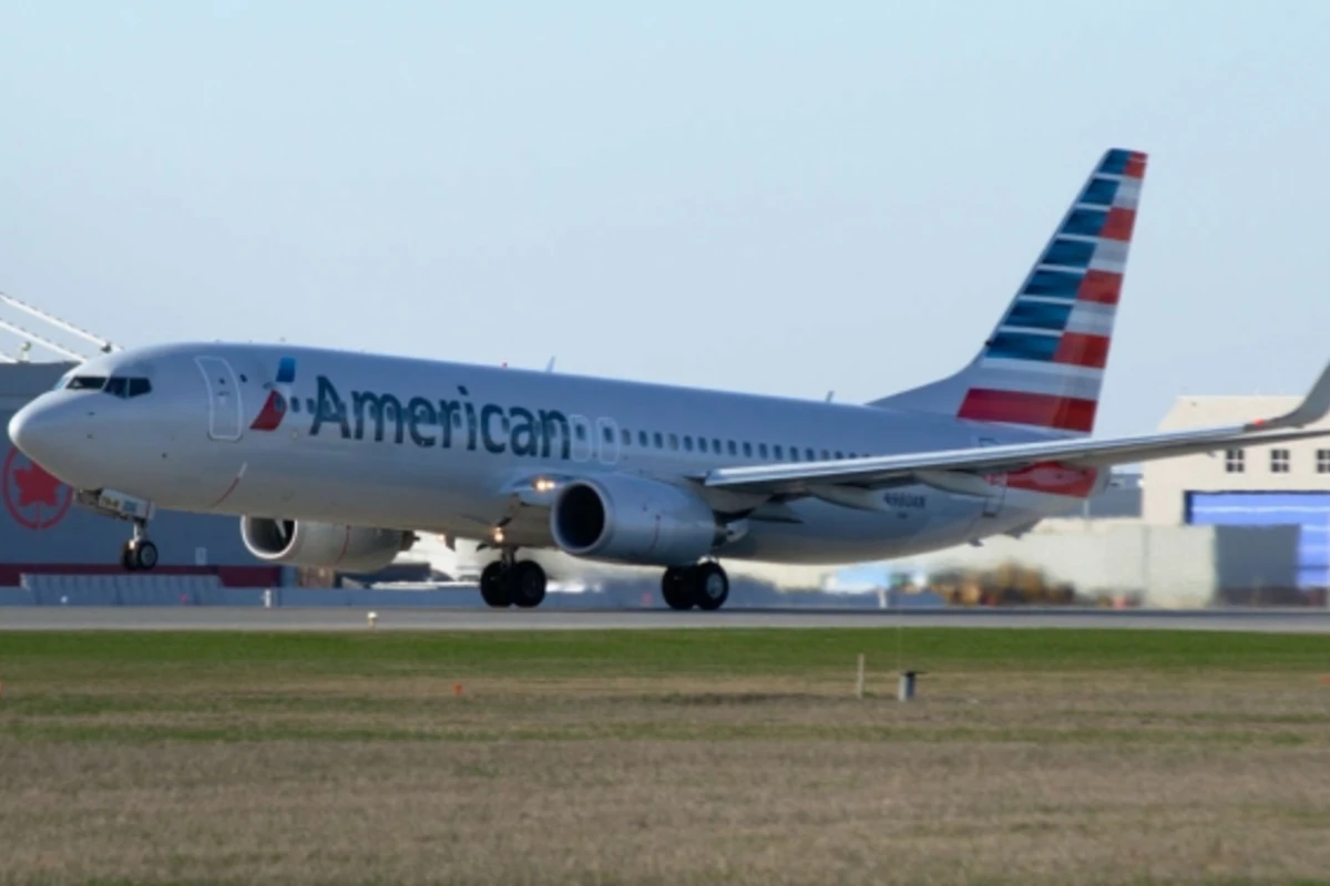 Самолет American Airlines экстренно сел в аэропорту Филадельфии