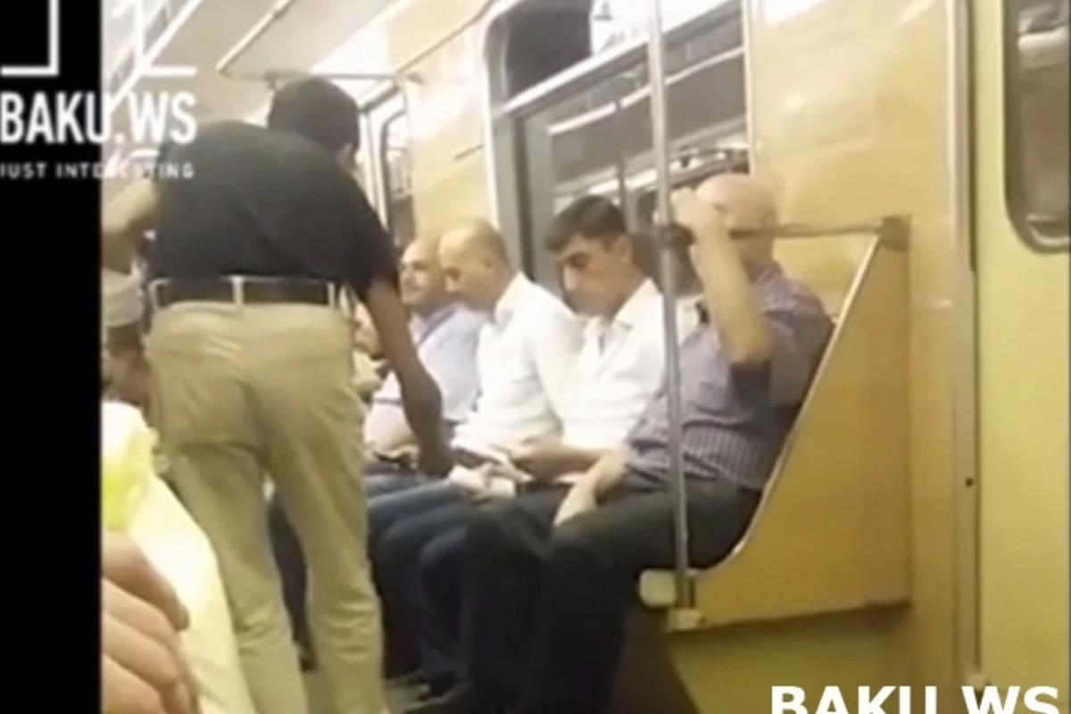 Шоу попрошаек в Бакинском метро (видео)