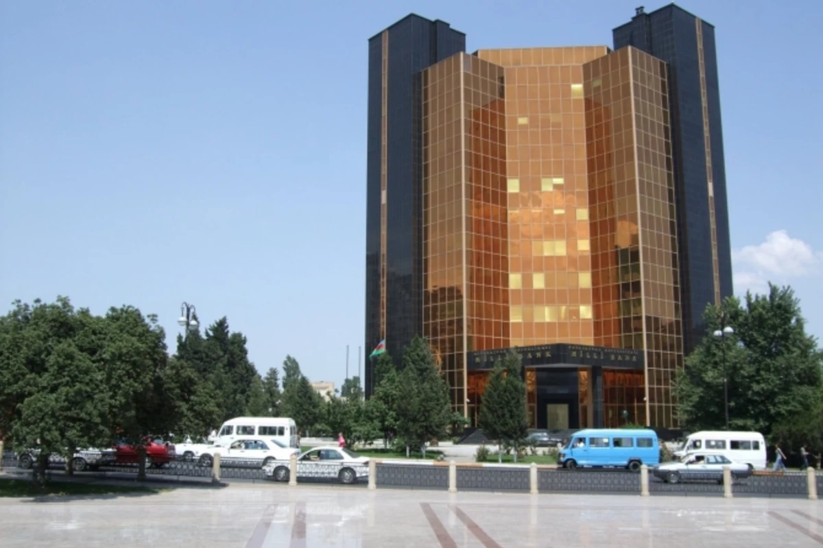Азербайджанские банки отказываются от кредитов в инвалюте по собственному решению
