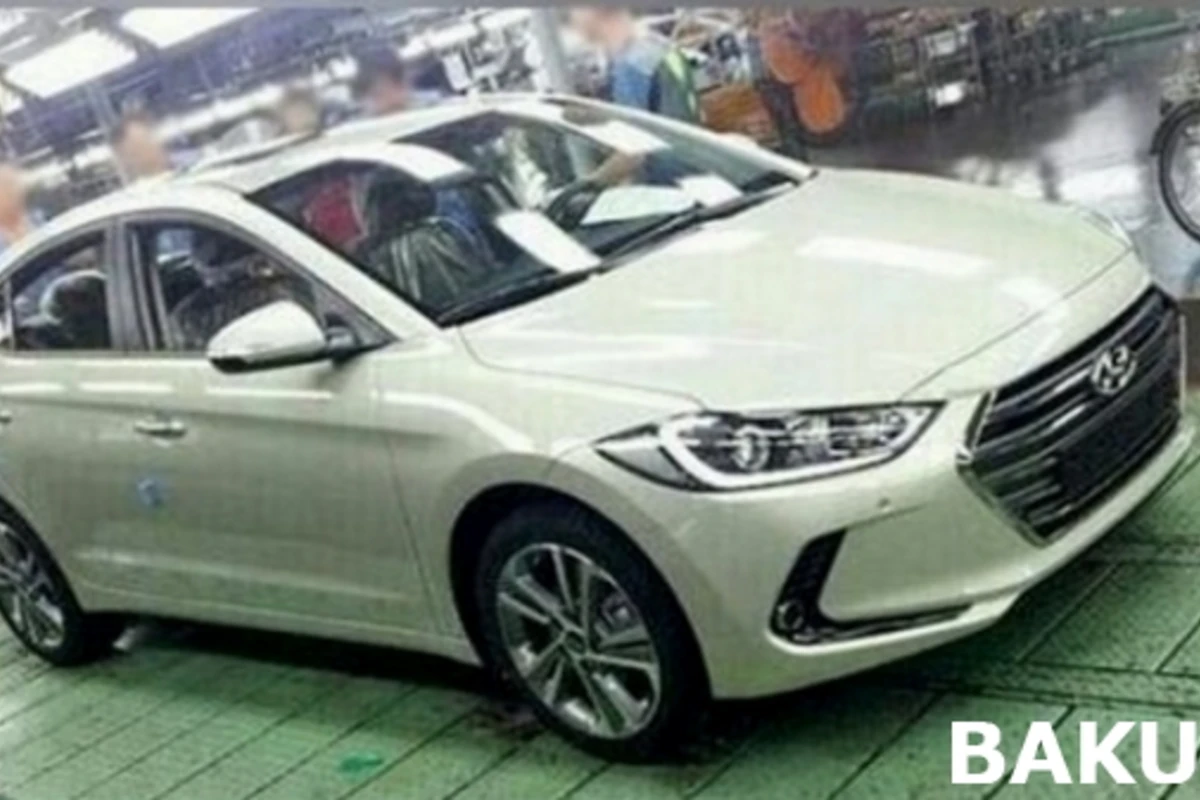 Шпионы сделали несколько снимков 2016 Hyundai Elantra прямо на заводе