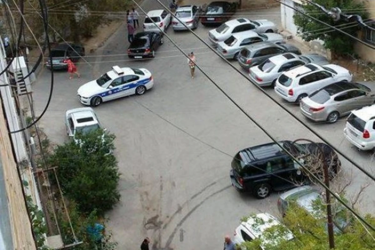 В Баку водители автомобилей теперь могут быть оштрафованы и во дворе дома