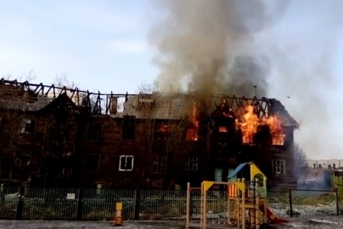 В Баку сгорел рыбный дом