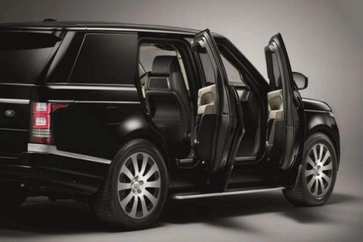Land Rover представил первый бронированный автомобиль Range Rover Sentinel за 400 тысяч (видео)