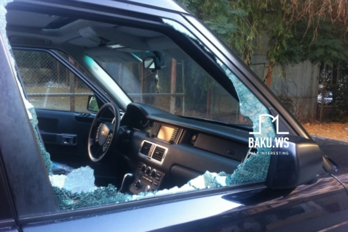 В Баку банда грабителей попала на камеру видеонаблюдения (видео)