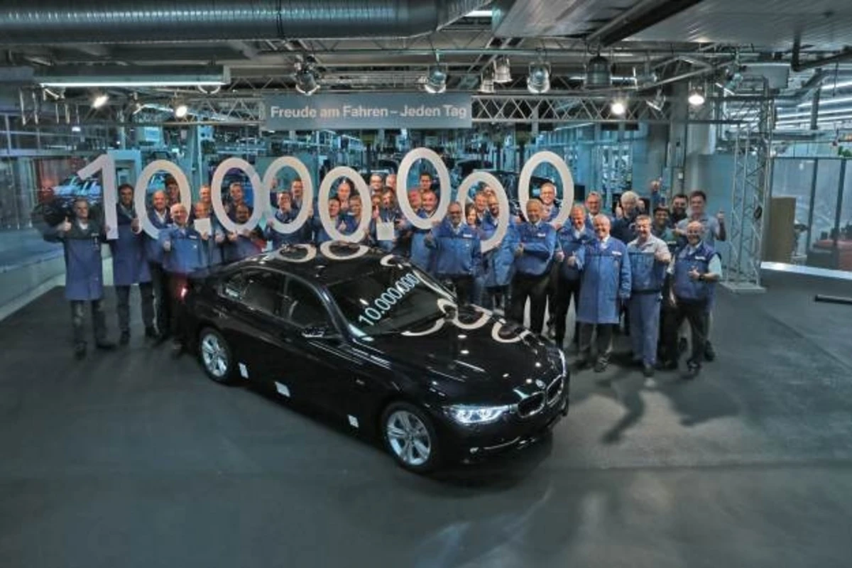 В компании BMW отмечают юбилейный выпуск трёшки