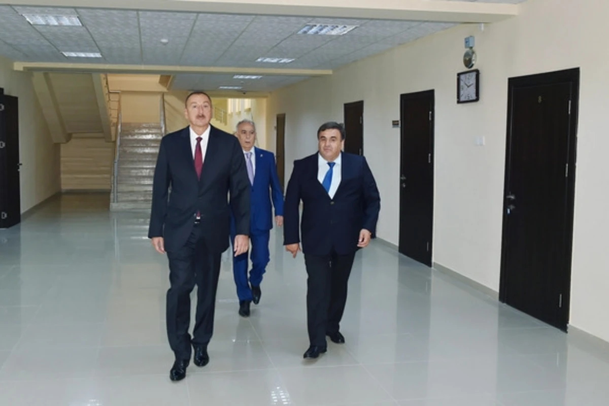 Президент Азербайджана ознакомился с состоянием Бакинского профлицея №5 после реконструкции