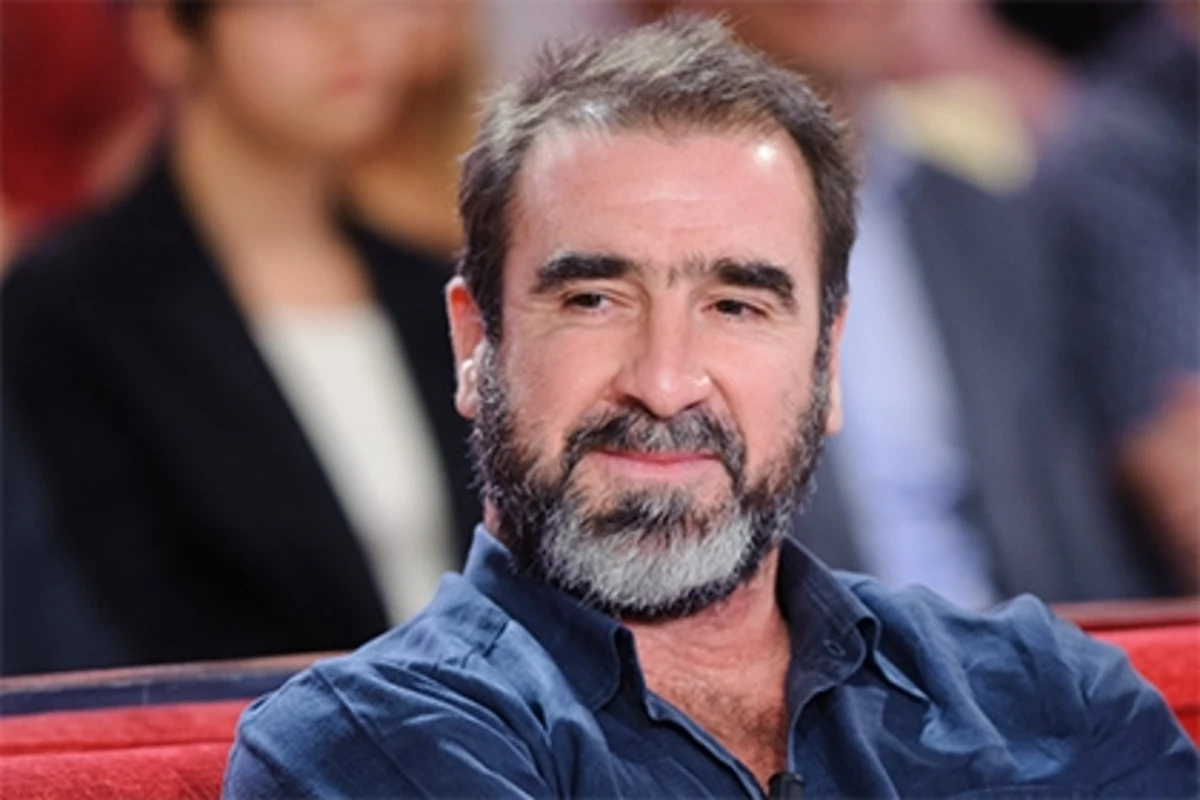 Эрик Кантона пообещал предоставить семье беженцев дом и питание на два года