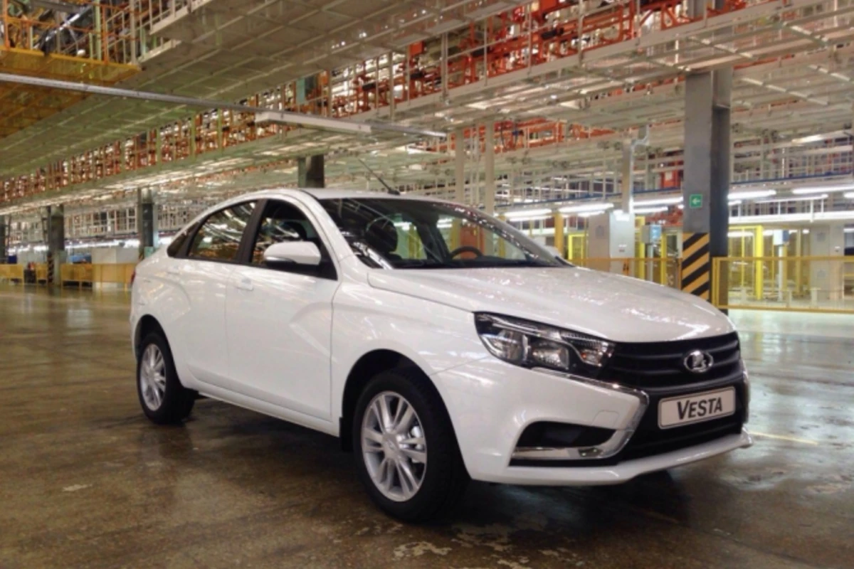 АвтоВАЗ начал серийное производство новой модели Lada Vesta (видео)