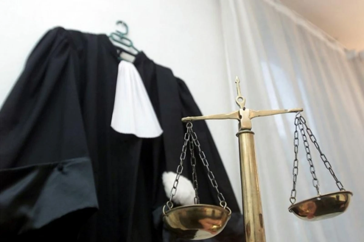 Судья 1-го Бакинского административно-экономического суда освобожден от занимаемой должности