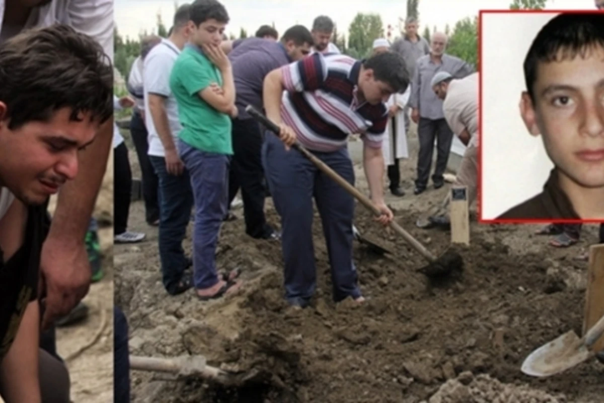 Qətlə yetirilən 19 yaşlı gəncin atası: “Oğlumu diri-diri yandırıblar” Qətlə yetirilən 19 yaşlı gəncin atası: “Oğlumu diri-diri yandırıblar”