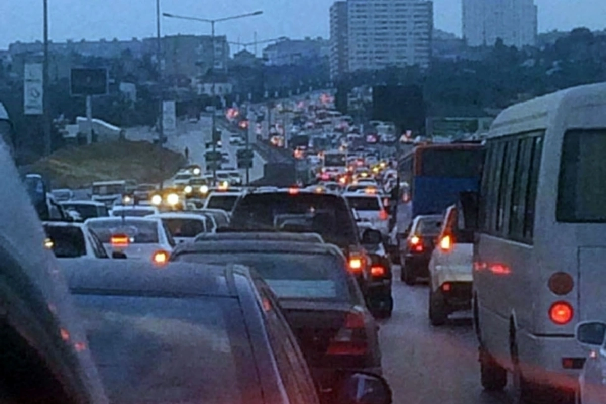 При въезде в Баку образовался затор