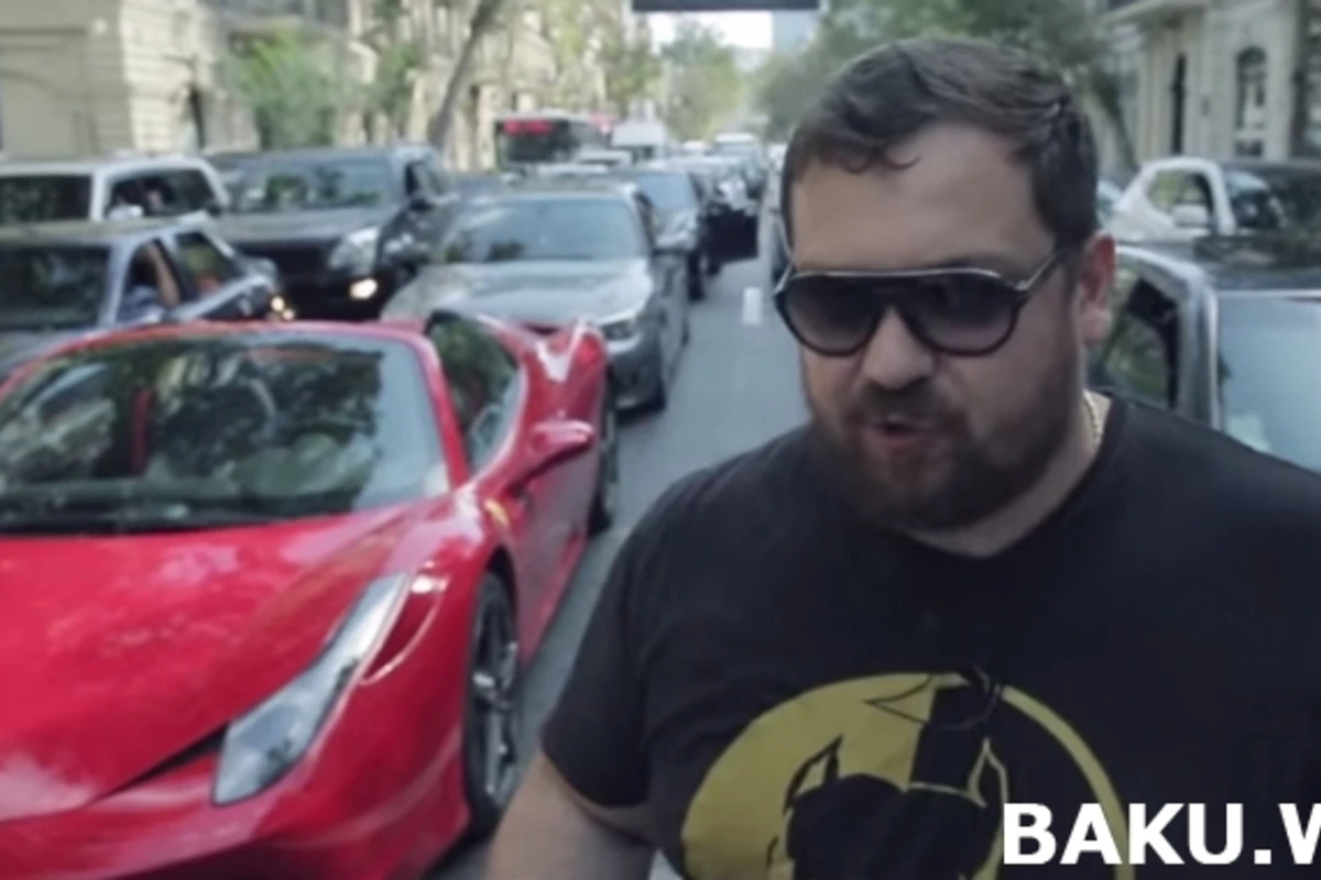 Qalmaqallı bloger Erik Davidiç Ferrari ilə Bakı küçələrində (VİDEO) Qalmaqallı bloger Erik Davidiç Ferrari ilə Bakı küçələrində (VİDEO)