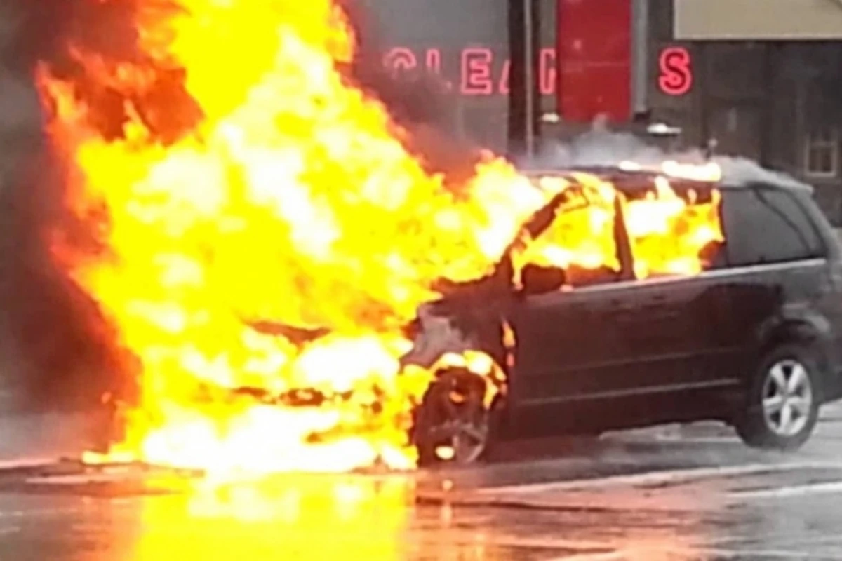 В Донецке взорвали автомобиль азербайджанского предпринимателя