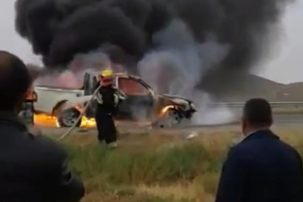 На трассе в шамахинском направлении сгорел автомобиль (видео)