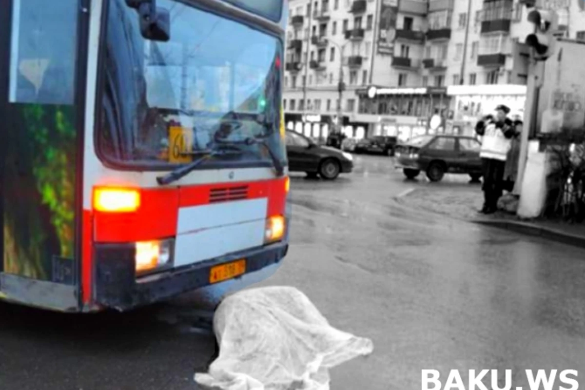 В Баку автобус сбил пешехода, водитель скрылся с места ДТП