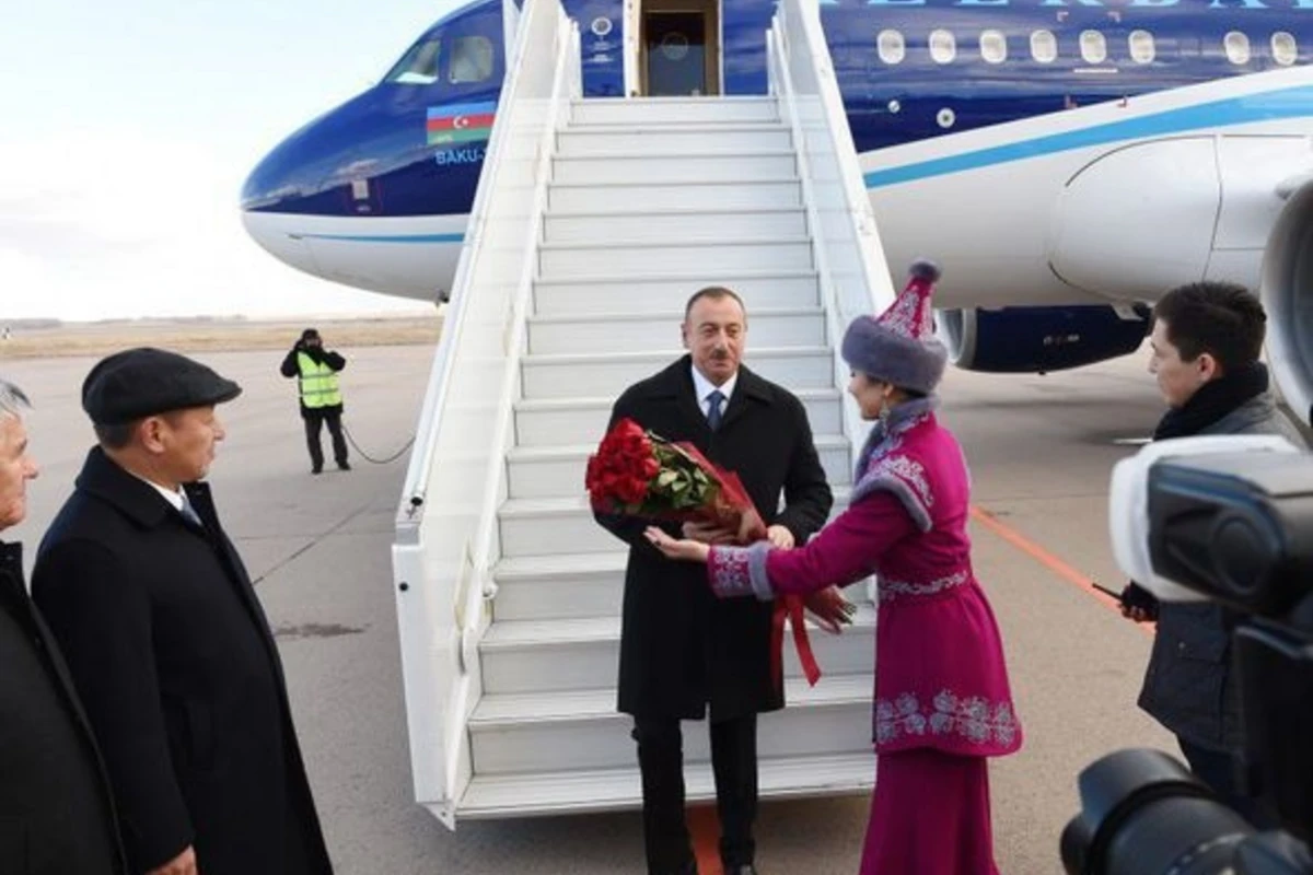 Ильхам Алиев прибыл в Казахстан