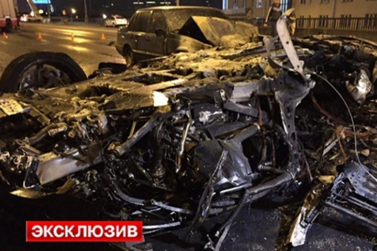 17-летний юноша за рулем Ferrari стал причиной огненного ДТП с участием трёх автомобилей (видео) 17-летний юноша за рулем Ferrari стал причиной огненного ДТП с участием трёх автомобилей (видео)