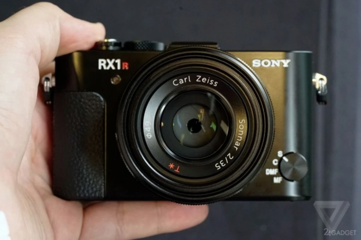 Sony RX1R II - полнокадровая 42-Мп компактная фотокамера за 3500 долларов