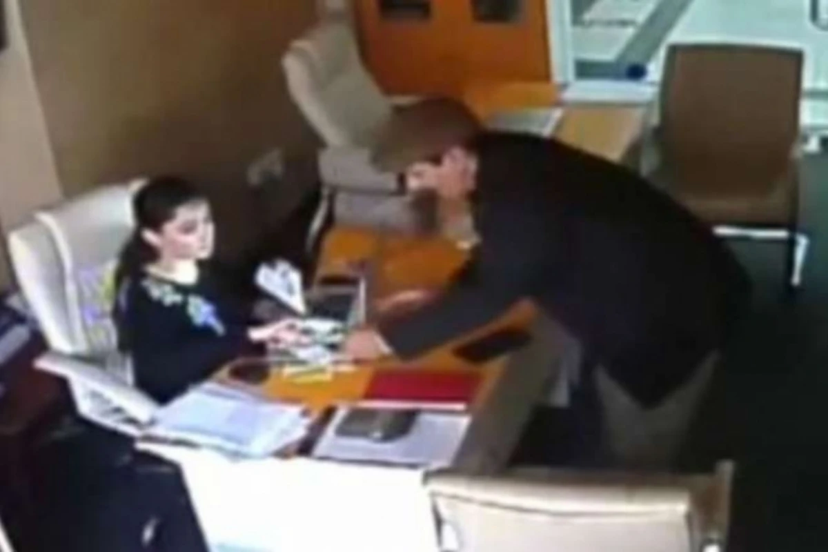В Баку кража попала на камеры видеонаблюдения (видео)