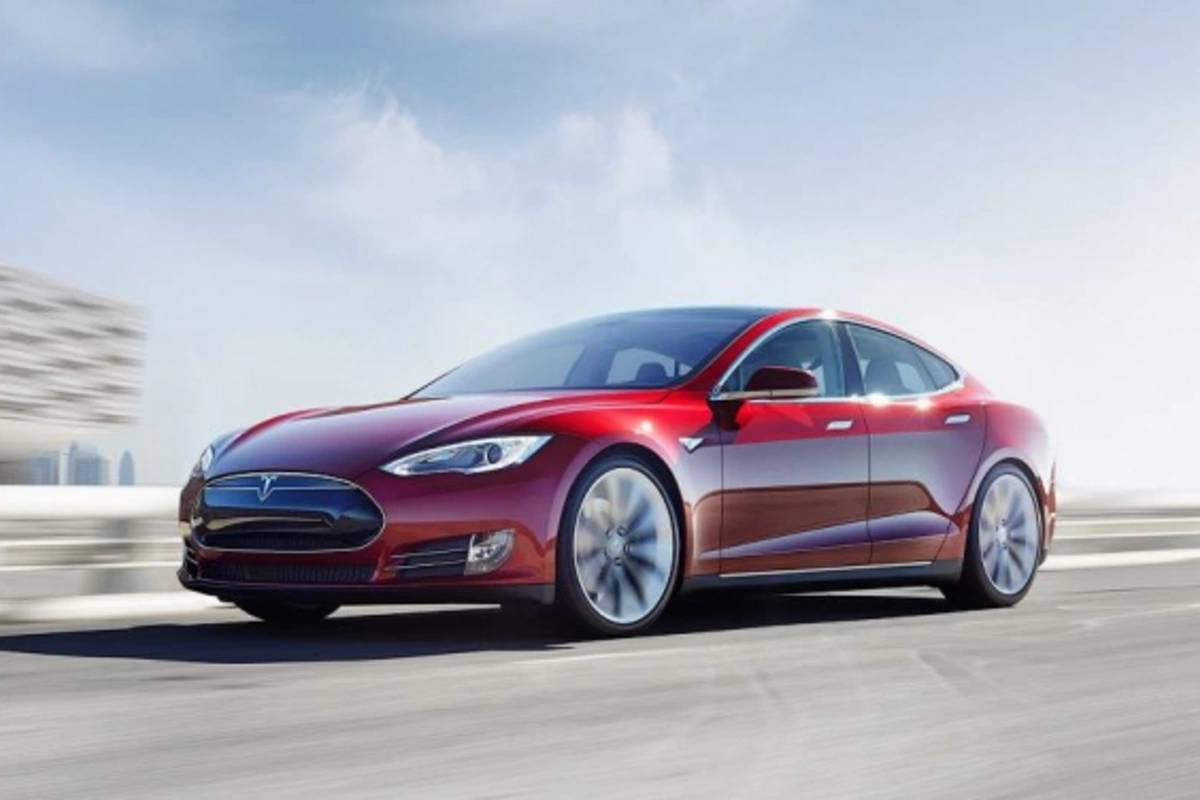Tesla с автопилотом пересекла США и установила рекорд