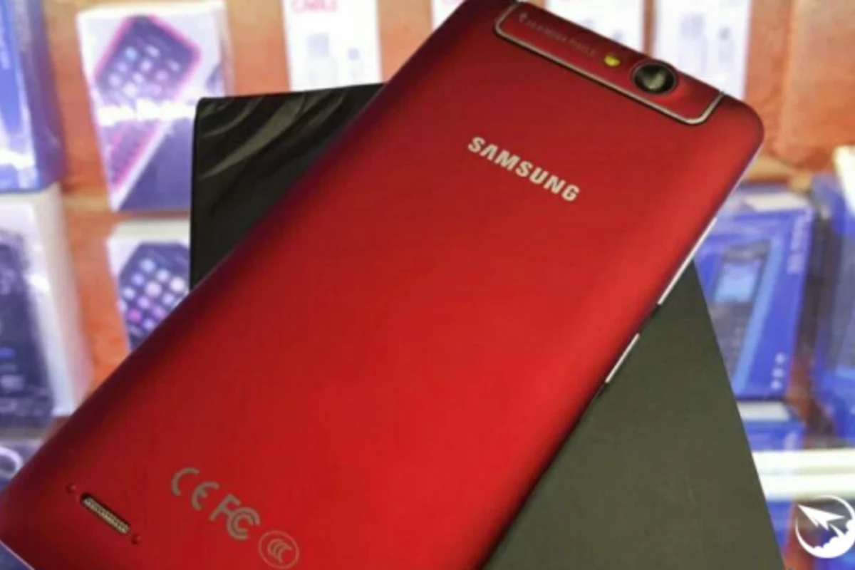 Живые фотографии неанонсированного Galaxy A9 с вращающейся камерой
