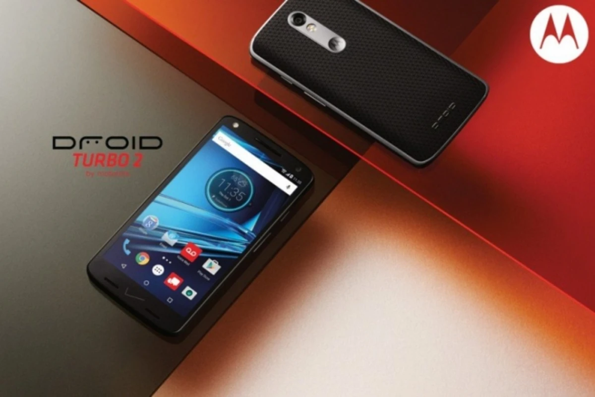 Motorola представила небьющийся смартфон