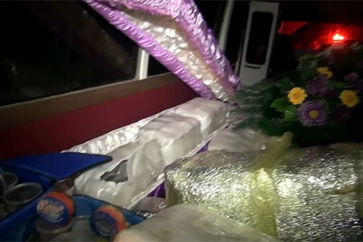 В гробу я видел вашу черную икру: оригинальная попытка контрабанды в Хабаровске (видео)