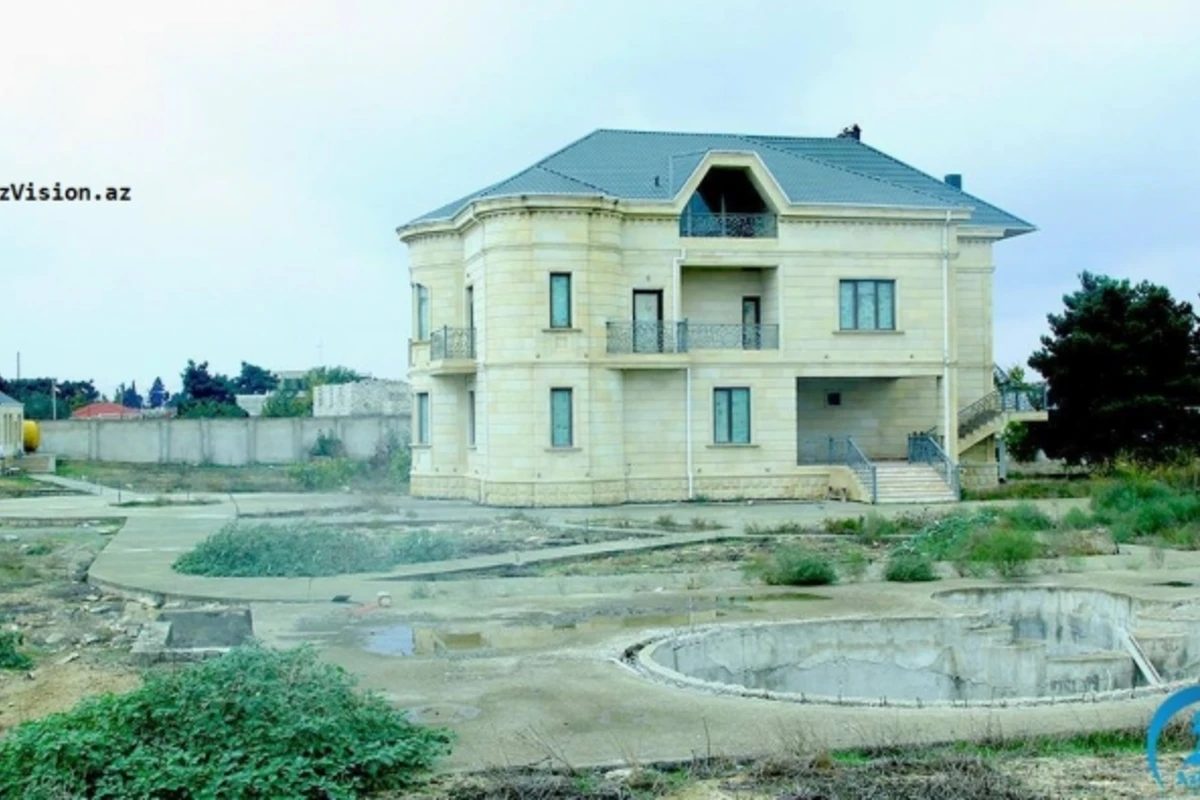 Əli Kərimlinin satışa çıxarılan villası (FOTO) Əli Kərimlinin satışa çıxarılan villası (FOTO)