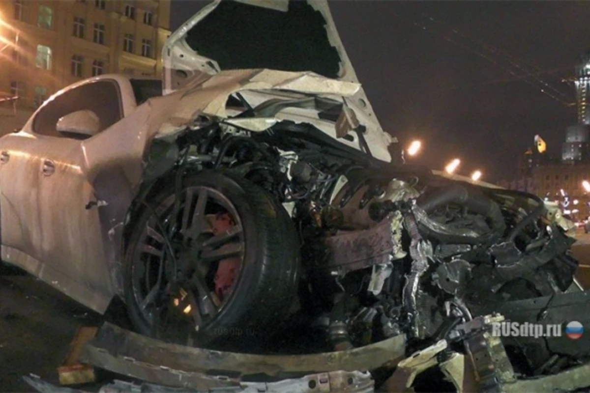 19-летний Джабраил на Porsche протаранил 7 автомобилей (видео)