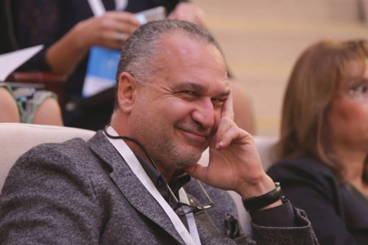 Азер Гарибов: В Баку ведется война против мелких предпринимателей в сфере общепита
